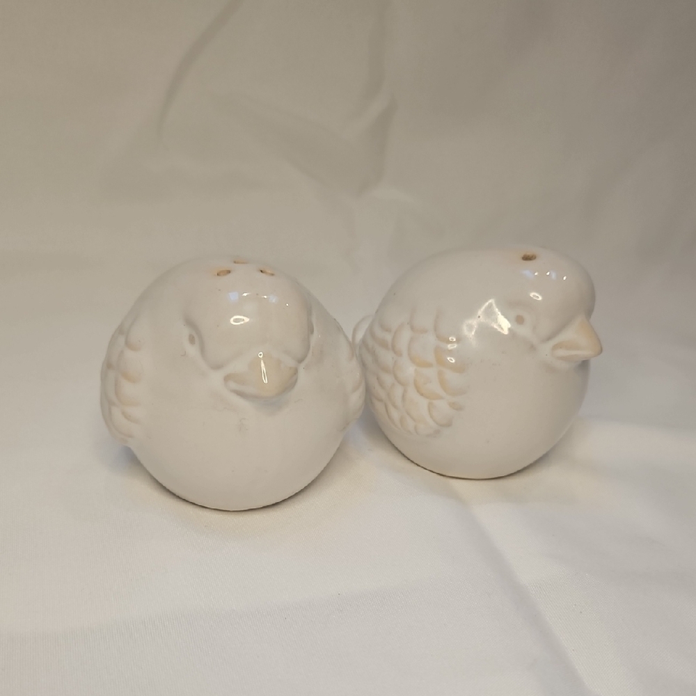 Vintage White Ceramic Bird Salt & Pepper Shakers